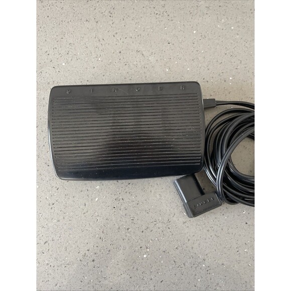 Vintage - Singer 618597-075 Sewing Machine - Foot Pedal Speed Controller  Works - Picture 2 of 6